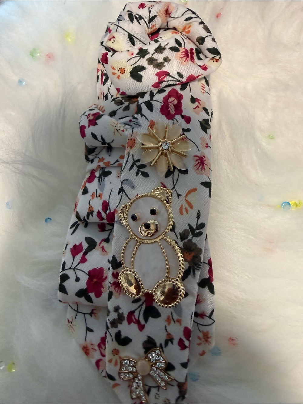 Floral White Scarf Tie with Gold Teddy Brooch